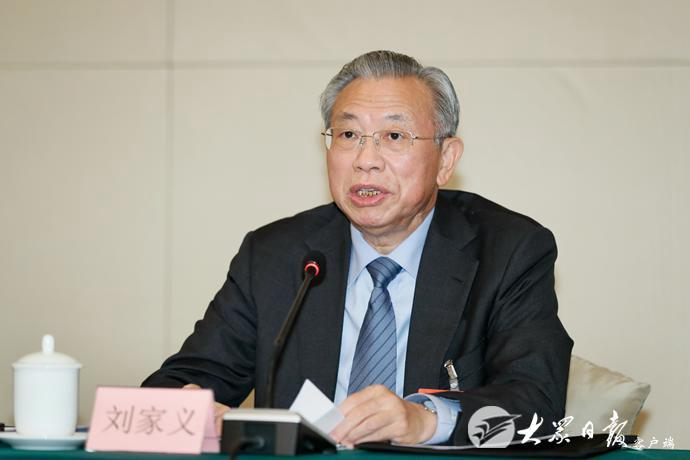 山东代表团举行全体会议审议政府工作报告 王勇出席并发言 刘家义主持 李干杰出席